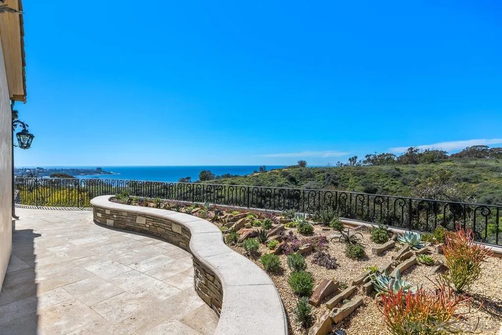 La Jolla, California 92037, United States, 3 Bedrooms Bedrooms, ,5 BathroomsBathrooms,Residential,Active,219863
