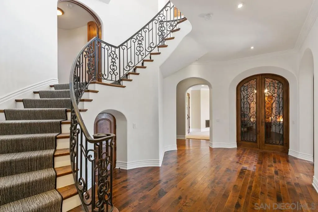 La Jolla, California 92037, United States, 3 Bedrooms Bedrooms, ,5 BathroomsBathrooms,Residential,Active,219863