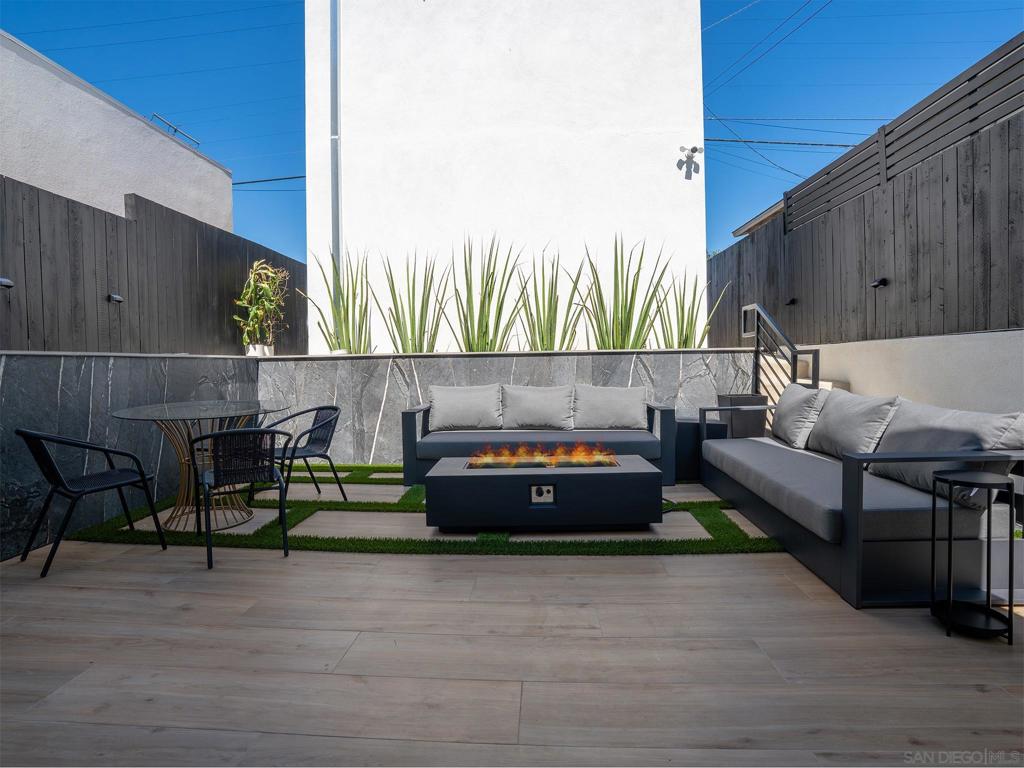 3649 3651 Wilson Ave.