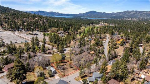 Photo of 1270 Siskiyou Drive, Big Bear, CA 92315 (MLS # 219146685DA)