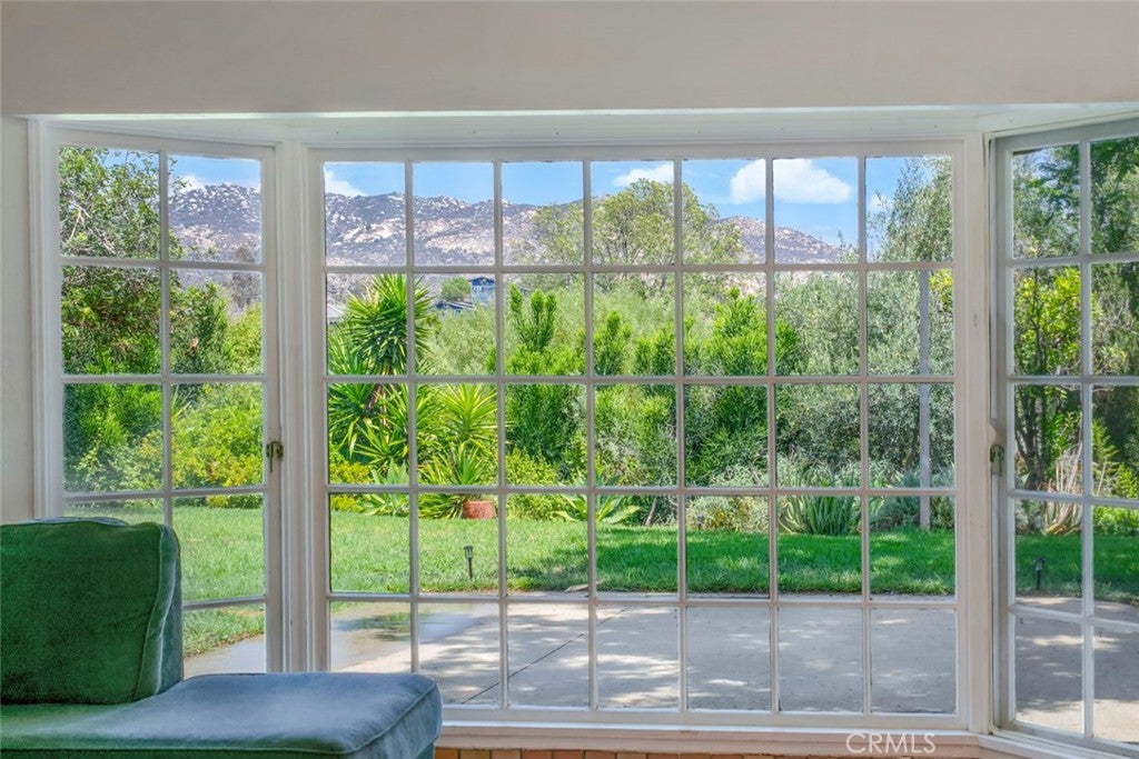 11525 Manzanita