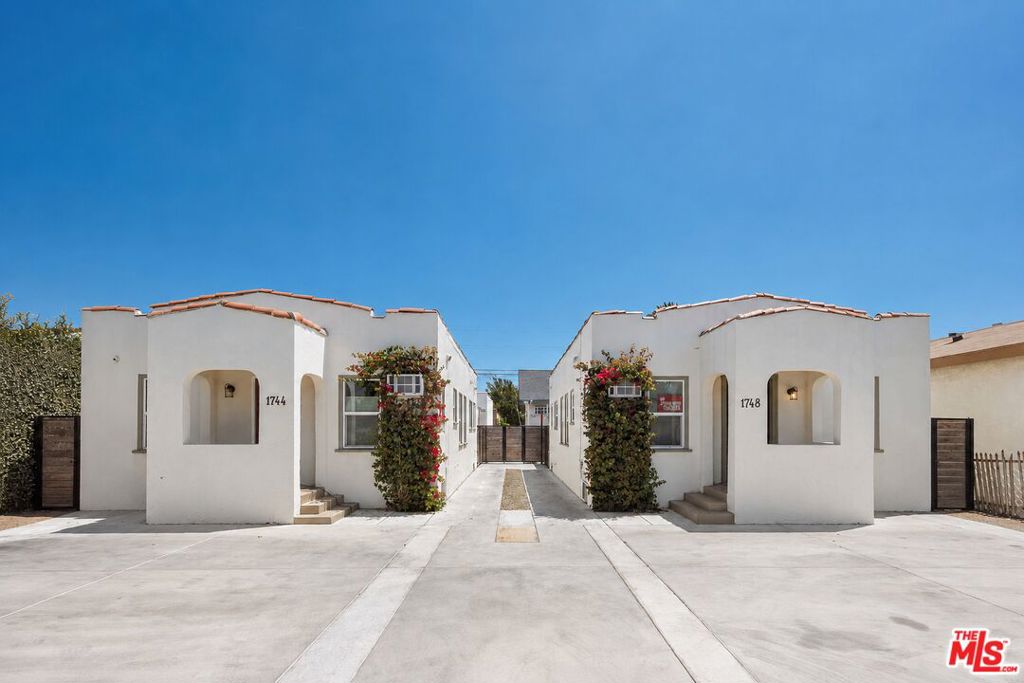 1744 W 36th Place