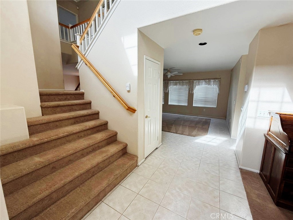 5739 Avenida Entrada