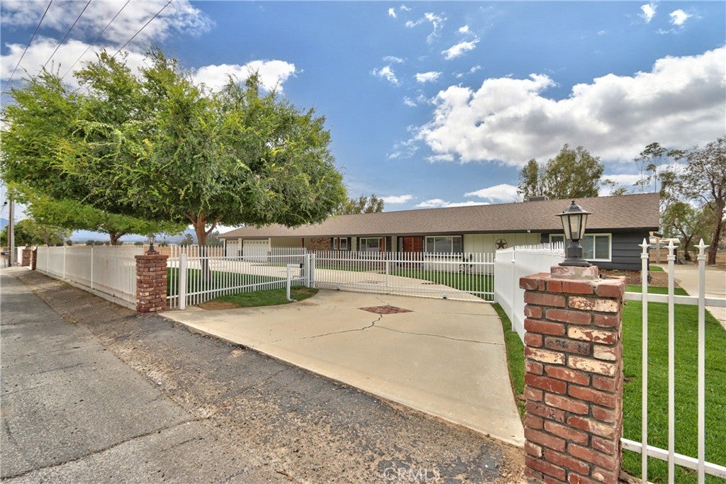 6905 W Devonshire