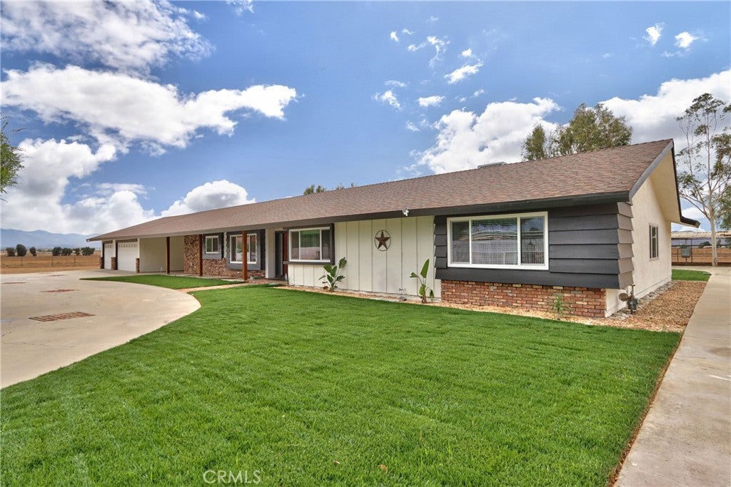 6905 W Devonshire