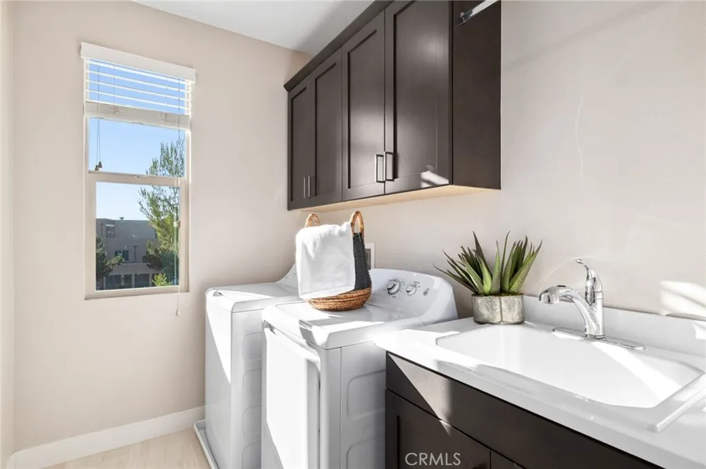 Irvine, California 92618, United States, 4 Bedrooms Bedrooms, ,5 BathroomsBathrooms,Residential,Active,185524