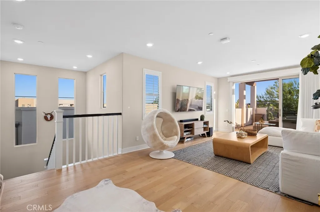 Irvine, California 92618, United States, 4 Bedrooms Bedrooms, ,5 BathroomsBathrooms,Residential,Active,185524