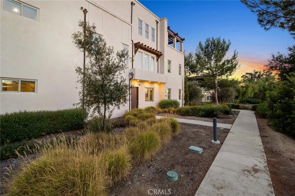 Irvine, California 92618, United States, 4 Bedrooms Bedrooms, ,5 BathroomsBathrooms,Residential,Active,185524