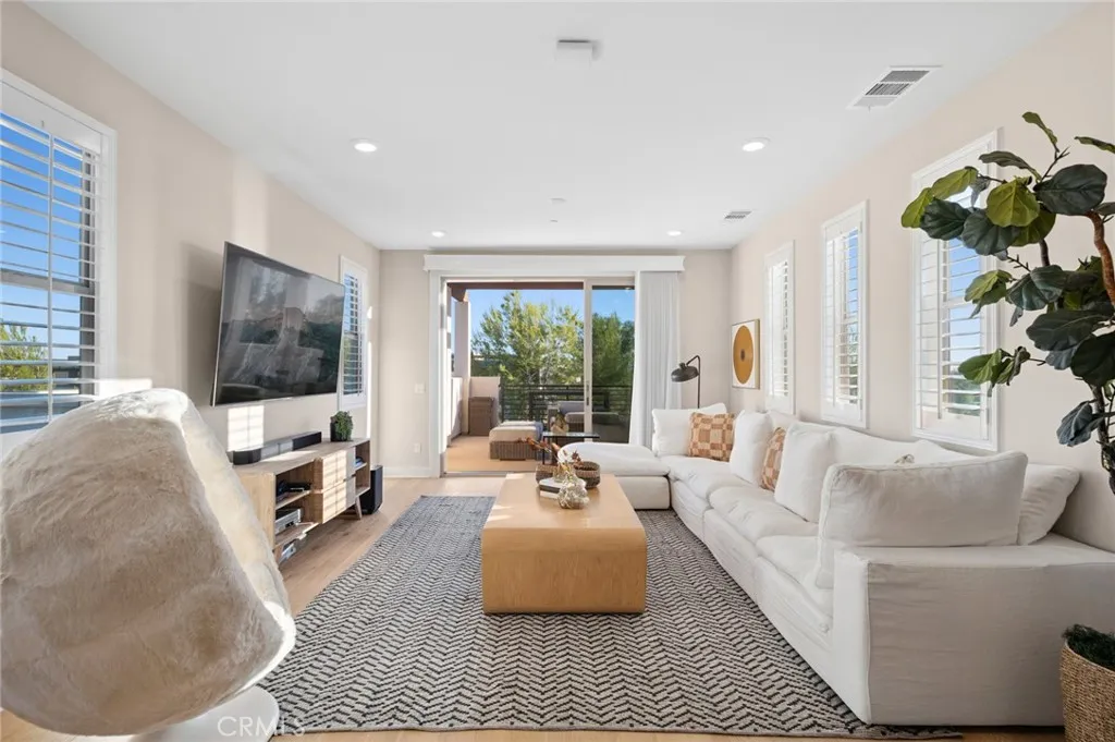 Irvine, California 92618, United States, 4 Bedrooms Bedrooms, ,5 BathroomsBathrooms,Residential,Active,185524