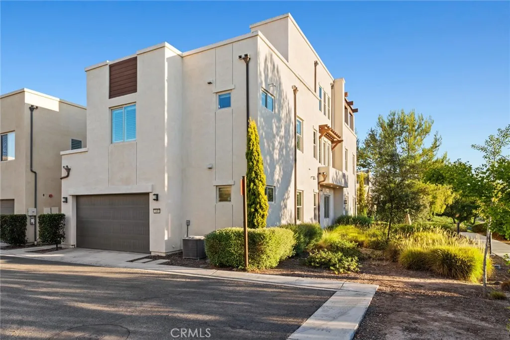 Irvine, California 92618, United States, 4 Bedrooms Bedrooms, ,5 BathroomsBathrooms,Residential,Active,185524