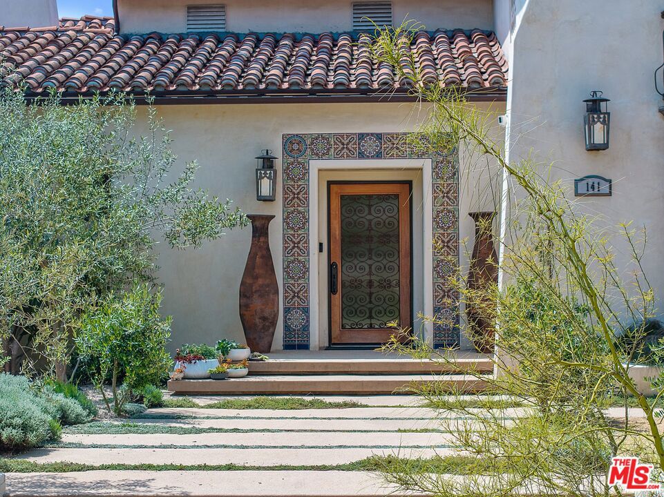 141 N June Street