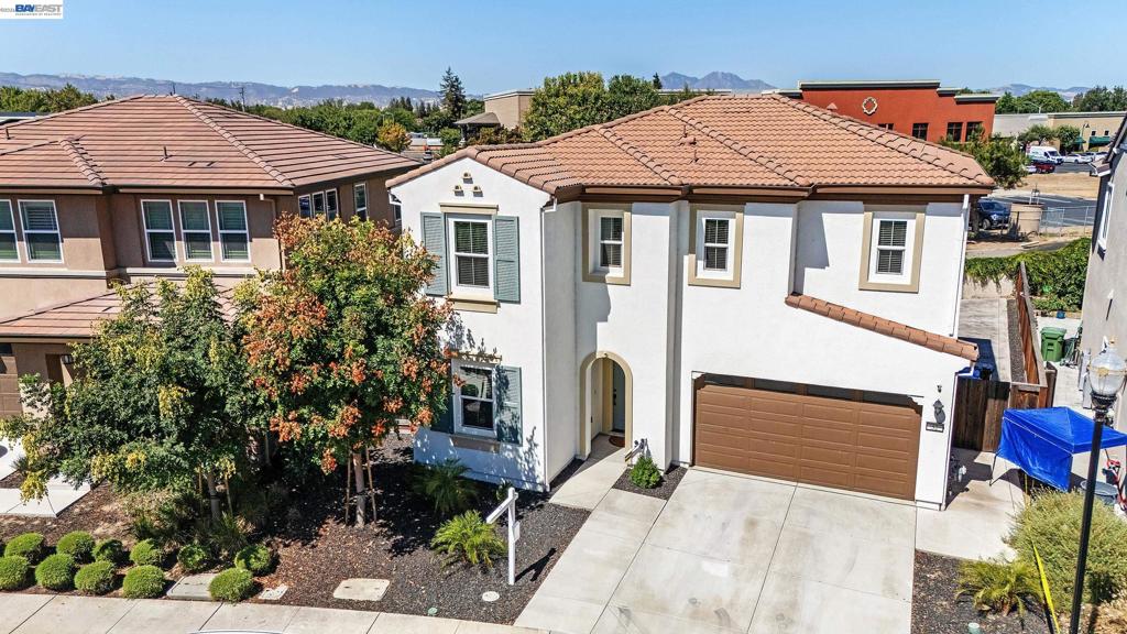 52 Redberry Loop