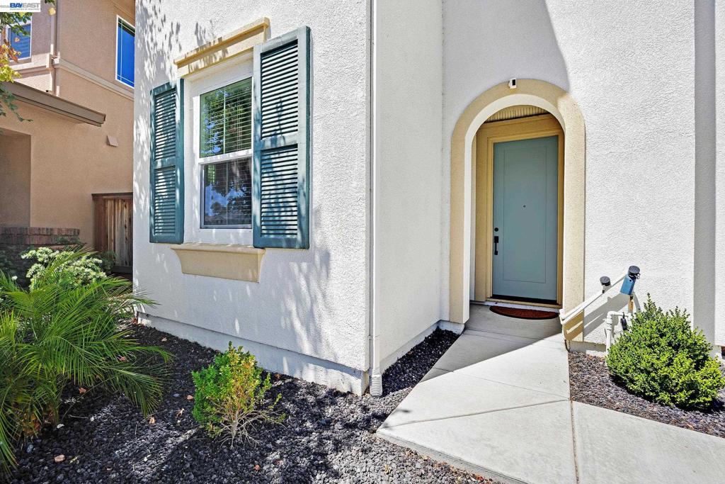52 Redberry Loop
