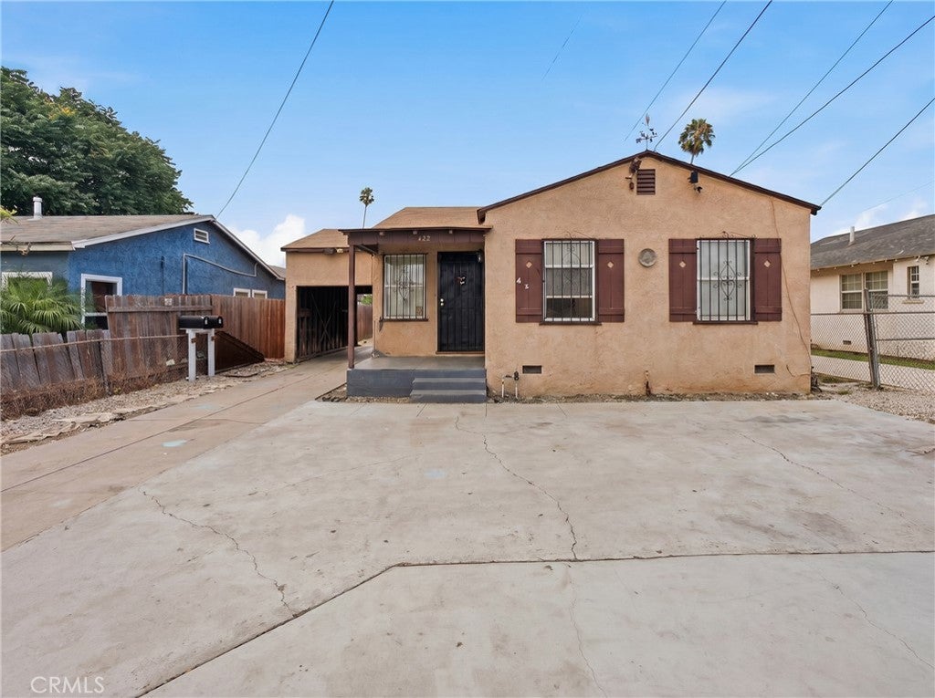 428 E Oaks