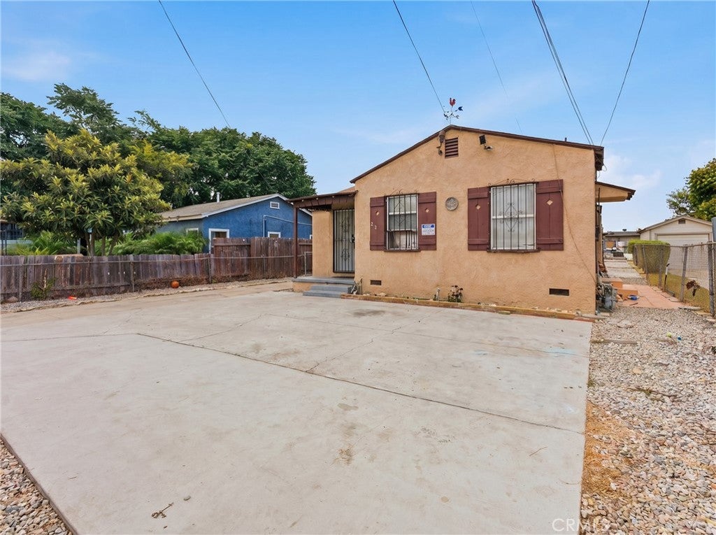 428 E Oaks