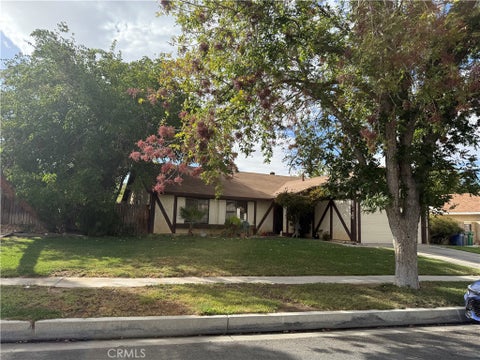 Photo of 44033 Glenraven Rd RD, Lancaster, CA 93535 (MLS # SR26234728)