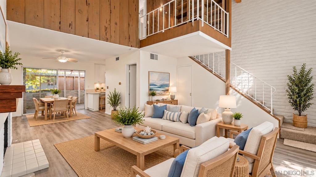 5750 Amaya Dr 33
