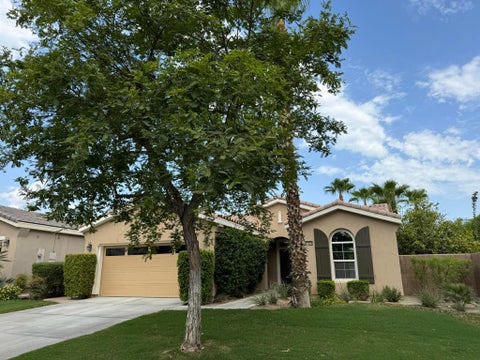Photo of 60389 Honeysuckle Street, La Quinta, CA 92253 (MLS # 219153549DA)