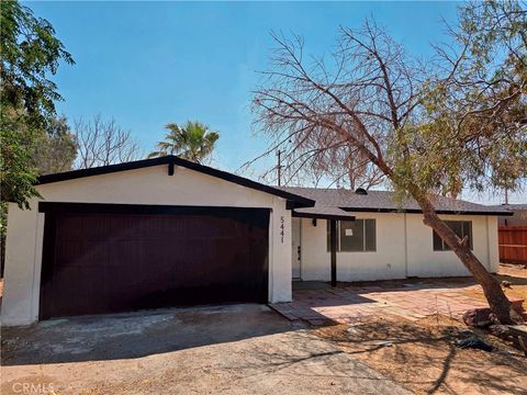 Photo of 5441 Abronia Avenue, 29 Palms, CA 92277 (MLS # CV25162359) Photo of 5441 Abronia Avenue, 29 Palms, CA 92277 (MLS # CV25162359)