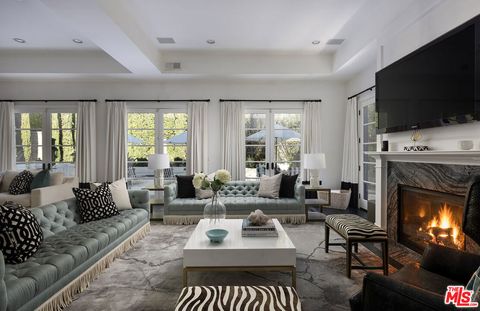 Photo of 1600 Clear View Drive, Beverly Hills, CA 90210 (MLS # 26669373)