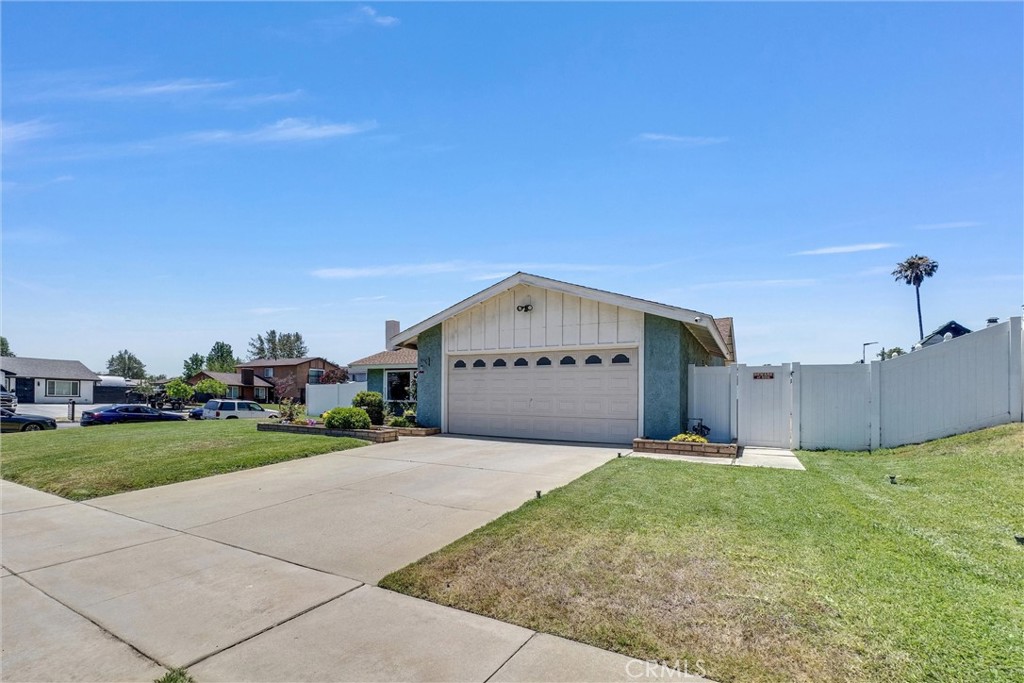 896 N Arrowhead