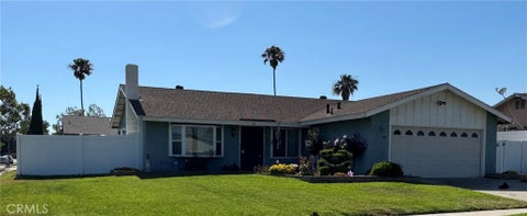 Photo of 896 N Arrowhead AVE, Rialto, CA 92376 (MLS # IV26130590)