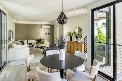 Photo of 508 N Sycamore Avenue #1/2, Los Angeles, CA 90036 (MLS # P1-26387)