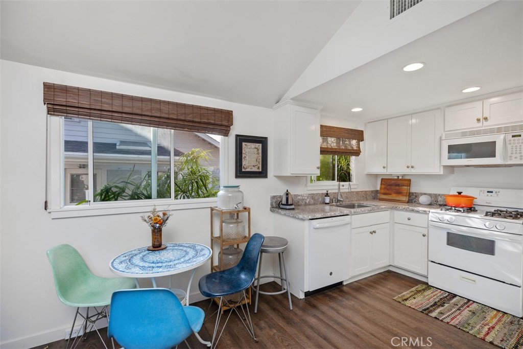 Main Beach (BCH) - Residential Lease