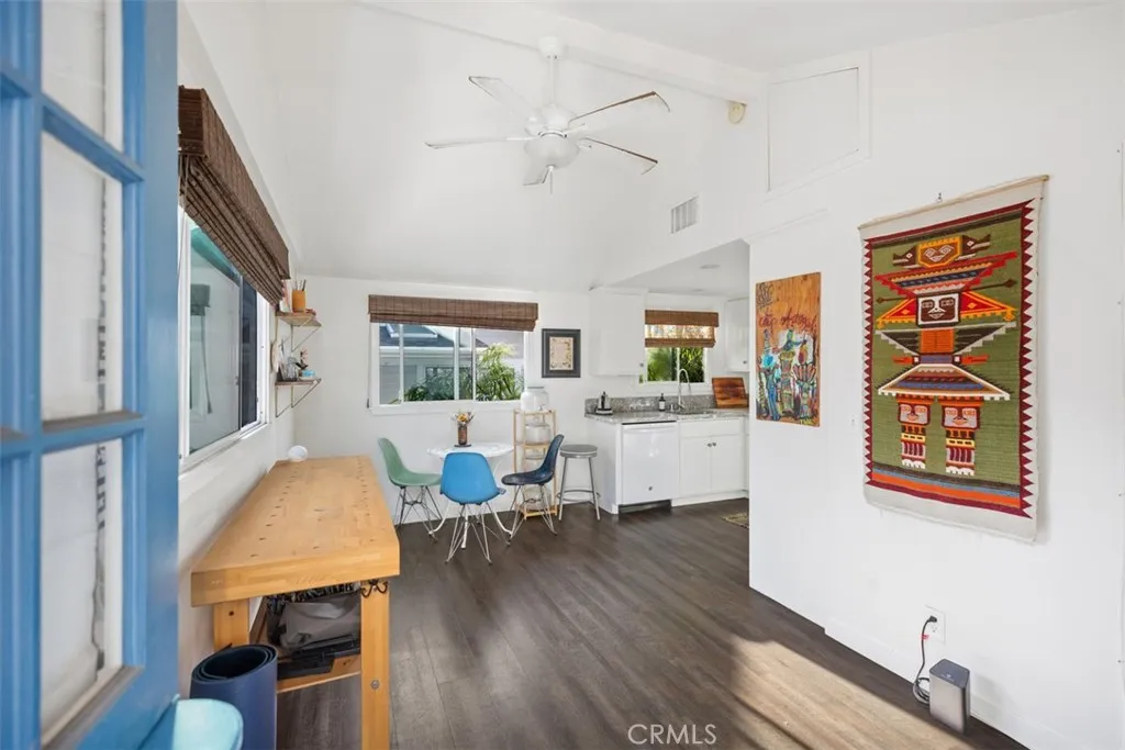 Laguna Beach, California 92651, United States, 2 Bedrooms Bedrooms, ,1 BathroomBathrooms,Residential,Active,241791