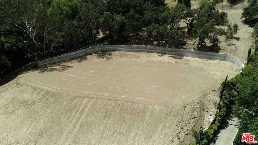 HOLLYLINE ESTATE now presents this rare and ideal opportunity to build 1 or 2 premiere estates in the most prime Valley location. Explosion of high-profile record-breaking luxury sales in the immediate area make this an opportunity you wont want to miss.The approved lot split creates a single one-acre parcel that accommodates up to a 25,000 sf structure (approx). The other separate parcel is also available for sale. Or build the $20M estate that rivals other recent Valley sales. A bucolic country lane close to Century City, Beverly Hills, Hollywood and Downtown, as well as the best schools (Oakwood, Buckley, Harvard-Westlake), the Hollyline Estate has expertly prepared the land ready to build your long-awaited masterpiece. Make your dreams come true.