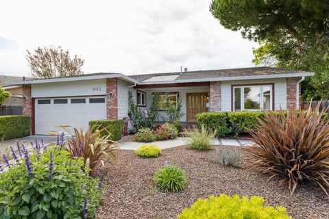 Photo of 902 San Marcos Circle, Mountain View, CA 94043 (MLS # ML82045038)