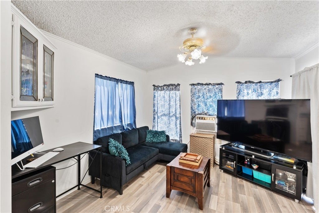 11416 Holmes Avenue 3