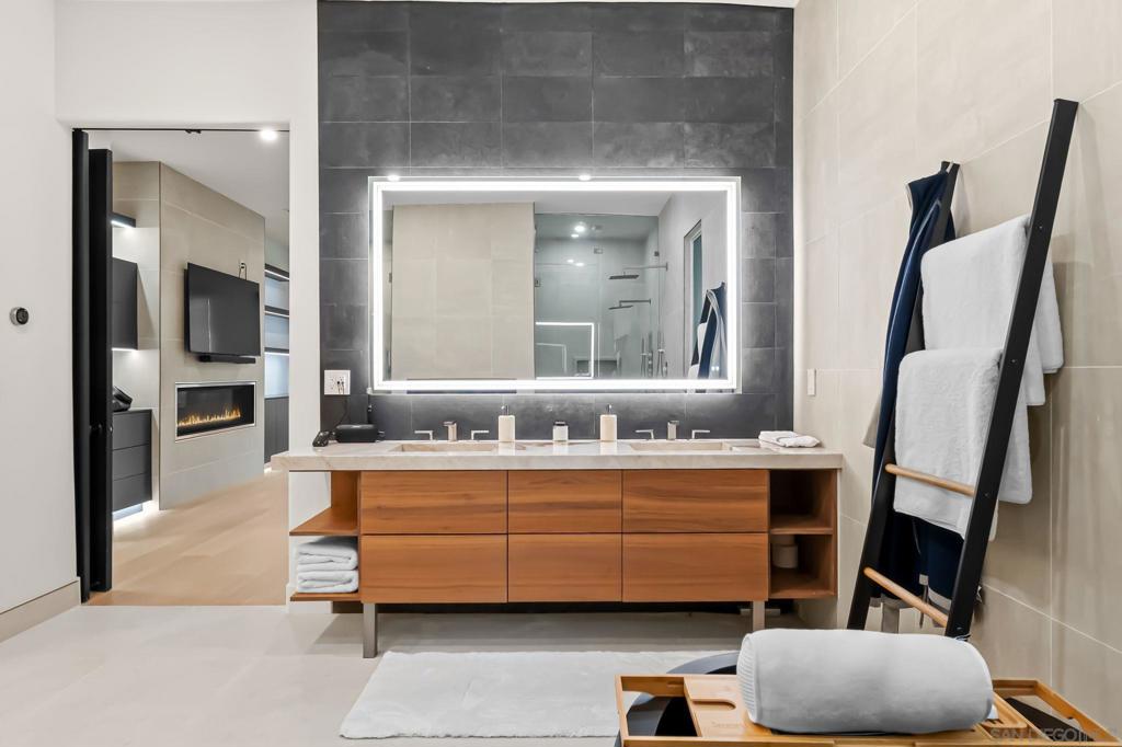 Rancho Santa Fe - Residential