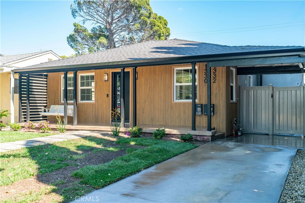 Properties 2 1330 1332 N Lincoln Street