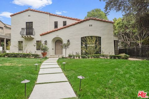 Photo of 712 N RODEO Drive, Beverly Hills, CA 90210 (MLS # 26643303)