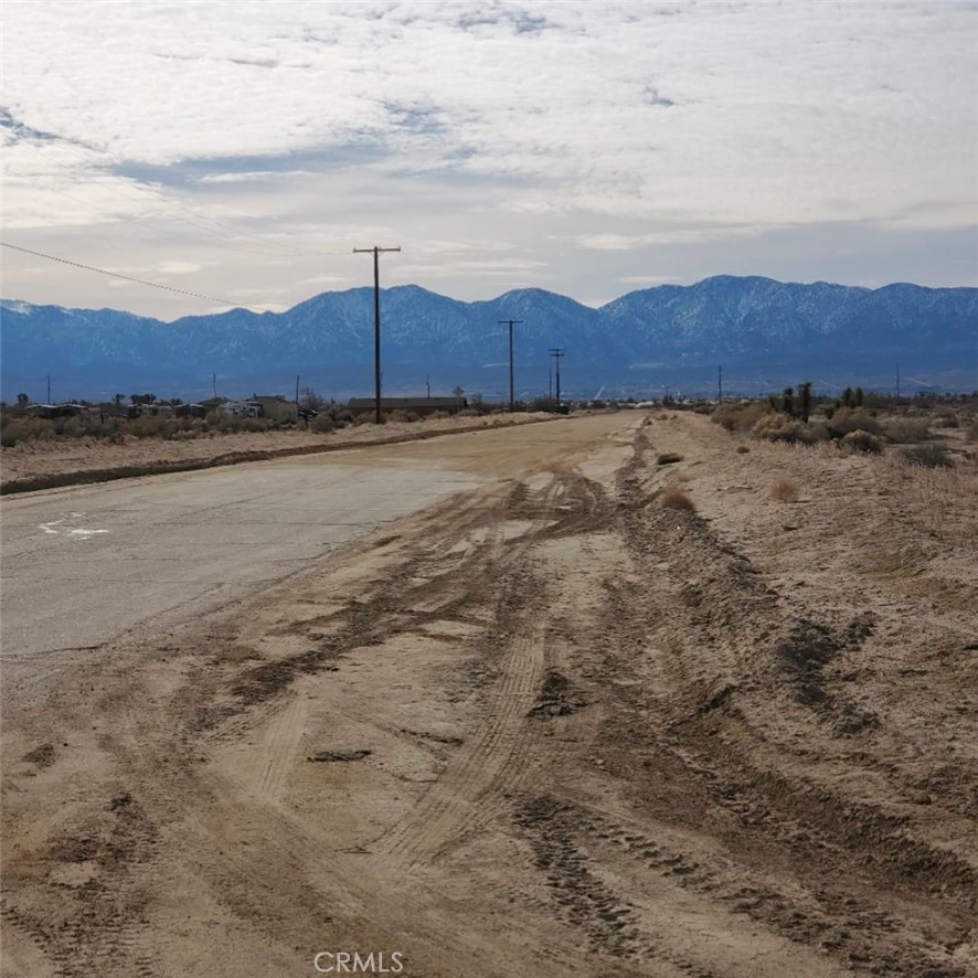 Great Opportunity in Palmdale!
Spacious 2.33-acre lot located near Ave Q and 124th St E in Palmdale, CA 93591. Perfect for investment, future development, or building your dream home. Peaceful desert surroundings with plenty of open space. Buyer to verify utilities and zoning.