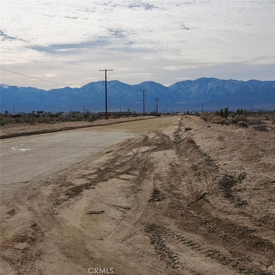 Great Opportunity in Palmdale!

Spacious 2.33-acre lot located near Ave Q and 124th St E in Palmdale, CA 93591. Perfect for investment, future development, or building your dream home. Peaceful desert surroundings with plenty of open space. Buyer to verify utilities and zoning.