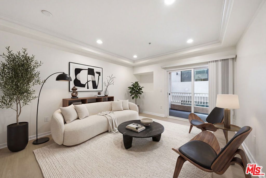 Photo of 1037 Fedora Street #204, Los Angeles, CA 90006 (MLS # 26712023)