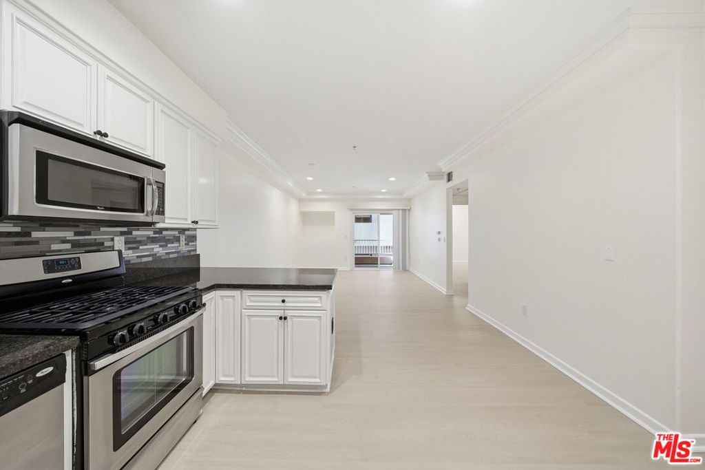 Photo of 1037 Fedora Street #204, Los Angeles, CA 90006 (MLS # 26712023)