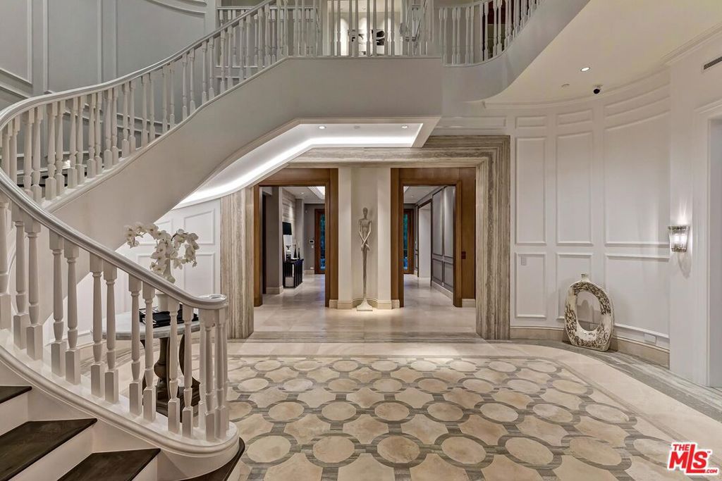 Photo of 610 N Rodeo Drive, Beverly Hills, CA 90210 (MLS # 26643243)