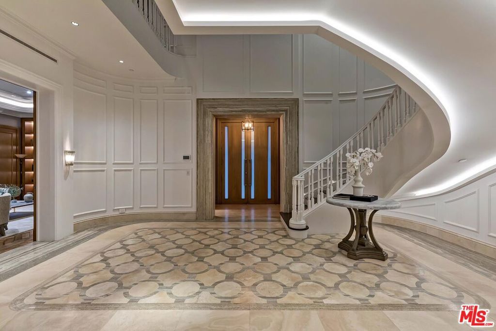 Photo of 610 N Rodeo Drive, Beverly Hills, CA 90210 (MLS # 26643243)
