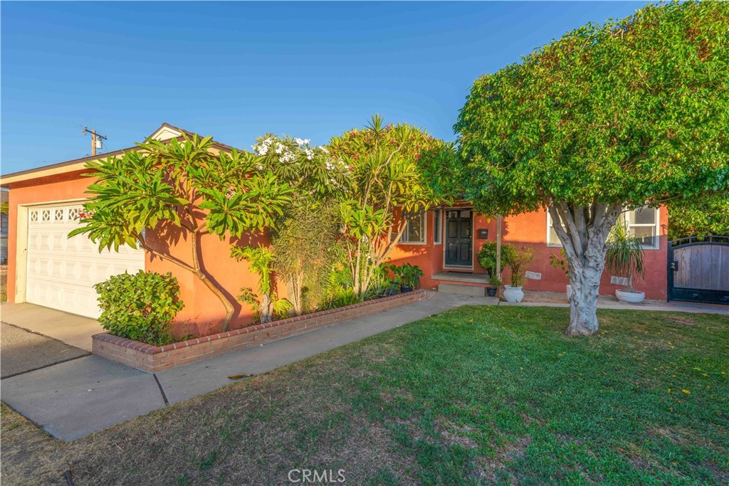 Nestled on a quiet cul-de-sac in Covina, this charming single-story home offers 3 bedrooms and 2 baths with a BONUS room and ADU that can be used for extra income potential. Featuring central heating, stucco exterior, and a versatile floor plan, this property awaits your personal touches or enhancements. Located within walking distance to Merwin Elementary, shopping districts and close to 210 and 10 fwy this is a great home for a family to make their own. Don't miss this opportunity.