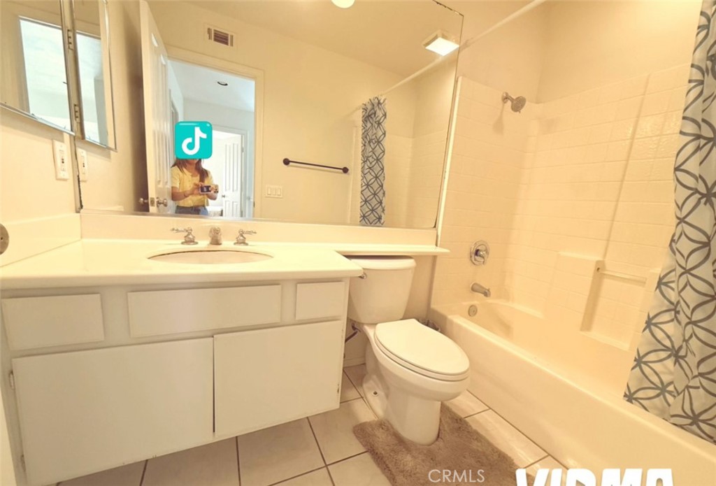 Aventura (AVEN) - Residential Lease