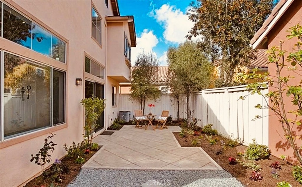 Aventura (AVEN) - Residential Lease