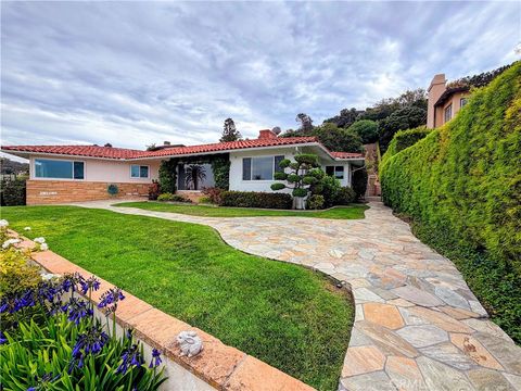 Photo of 400 Via Almar, Palos Verdes Estates, CA 90274 (MLS # PV26151996)