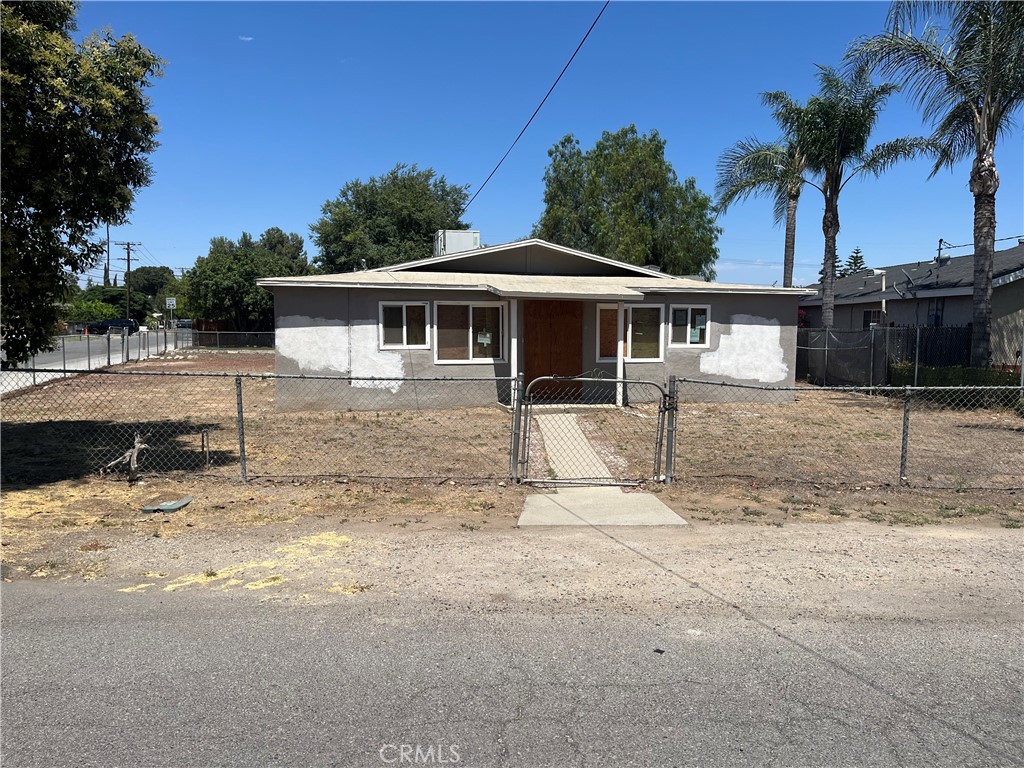 This 1368 square foot single-family home has 4 bedrooms and 3.5 bathrooms ready for you to develop the seller's vision, if you are interested in this project and take over this mission, then we are selling you the vision. A beautiful project, a sfr with 1,376 Sq.Ft. (existing) ADU 386 Sq.Ft. (existing garage for a ADU conversion) and a Junior ADU with 929 Sq.Ft (proposed). This is a great opportunity for you to take over and finish the mission with the vision already laid out for you.