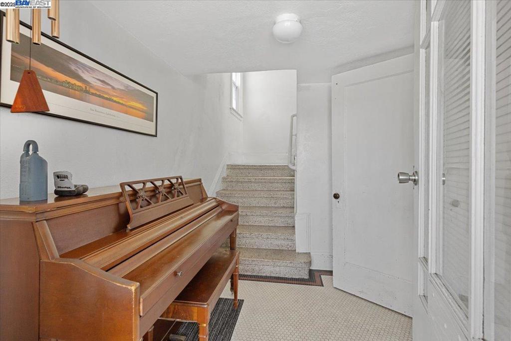 40 Acton St