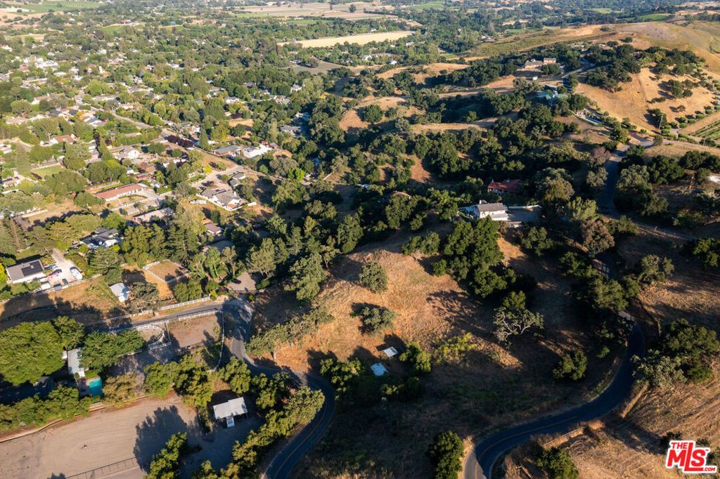 listing image 130723782091974138057