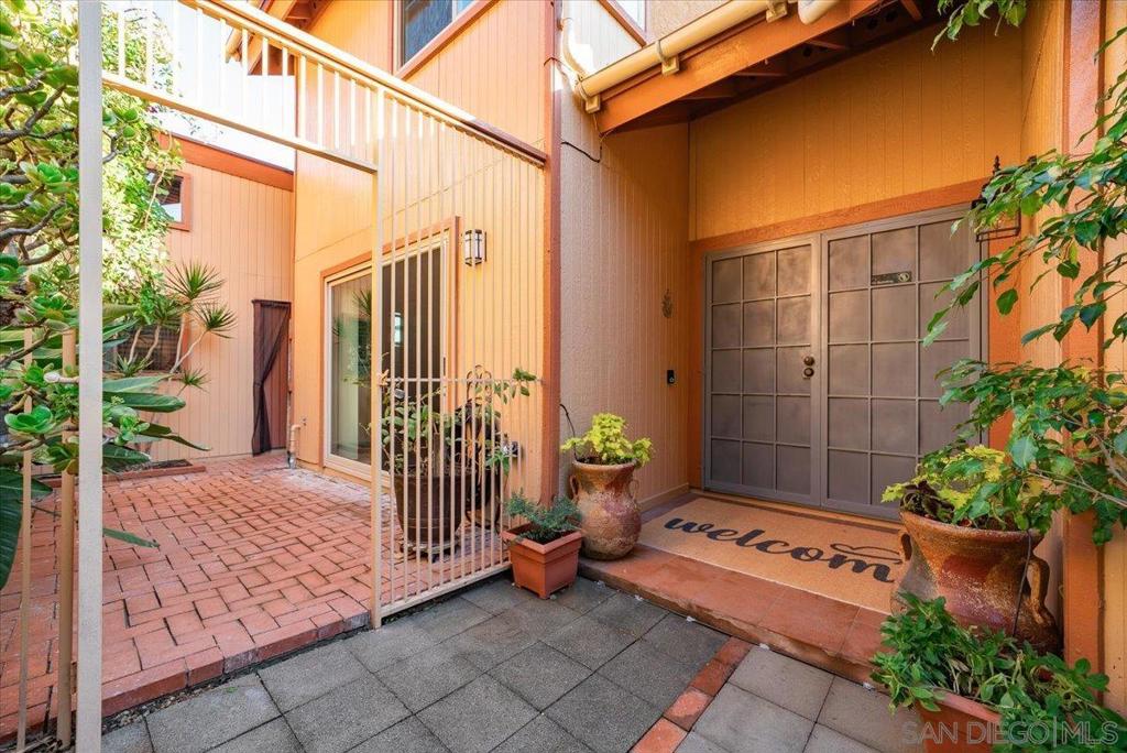 872 Oro Grande Street