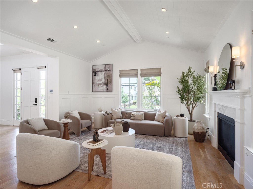 8056 Kentwood